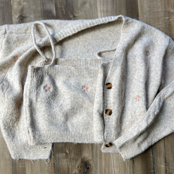 Cardigan Cropped with Matching Top - Picture 1 of 3